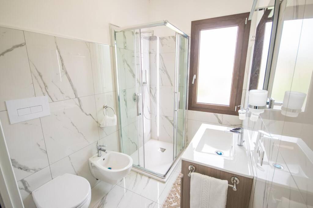 سينيسكولا White Bike Rooms المظهر الخارجي الصورة